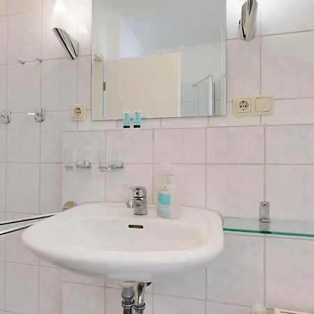 아파트 Appartementhaus Binzer Sterne 03 *